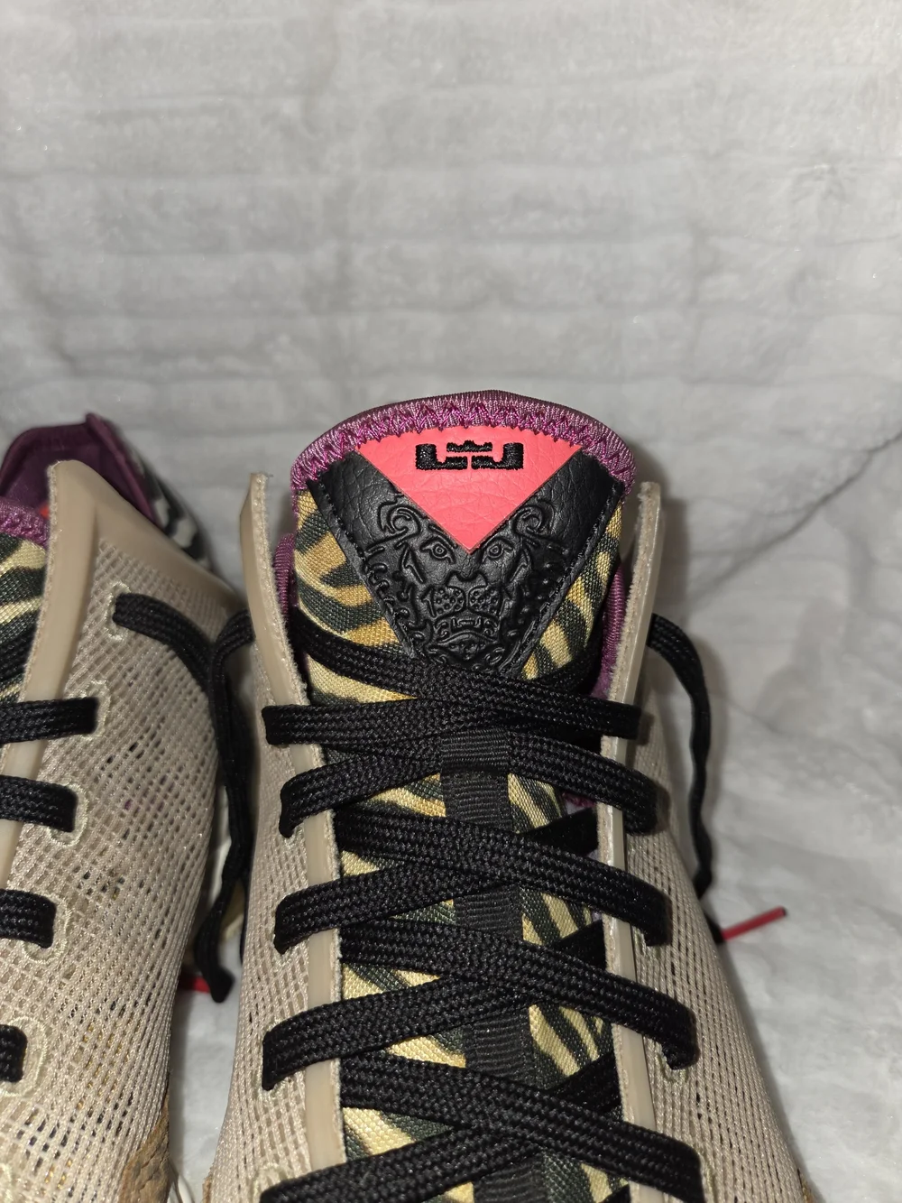 Size 10 Nike LeBron Xix Low Safari men's basketball shoes.